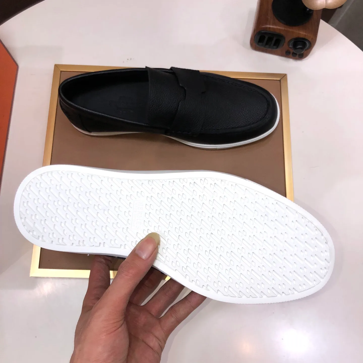 Men's shoes💰560💰[HERMES] (cowhide lining)🍀Italian top luxury🍀He does not pursue novel styles and gorgeous colors, but attracts the favor of successful men with his flawless, elegant and classic style. Formal leather shoes This very comfortable, simple and stable style allows you to easily match any style! The pattern is absolutely 1:1 refined from the original case, and we strive for excellence in materials, imported cowhide + cowhide lining💪💪💪extraordinary texture👍! .Code number: 39-45 (45 customized)